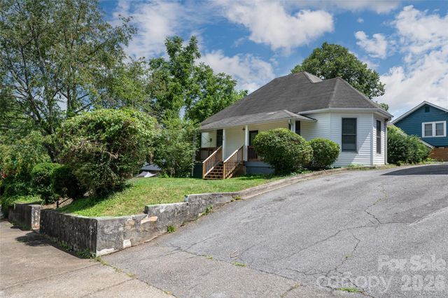 30 Bartlett Street, Asheville, NC 28801