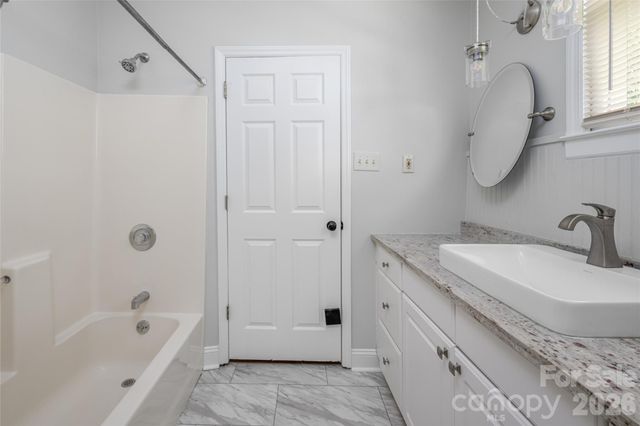 30 Bartlett Street, Asheville, NC 28801