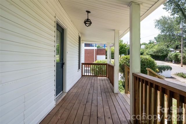 30 Bartlett Street, Asheville, NC 28801