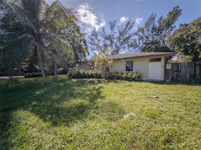 1403 SW 27th Ct, Fort Lauderdale, FL 33315