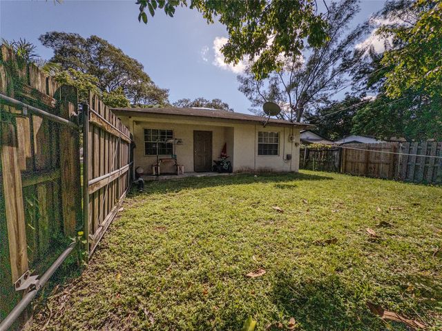 1403 SW 27th Ct, Fort Lauderdale, FL 33315