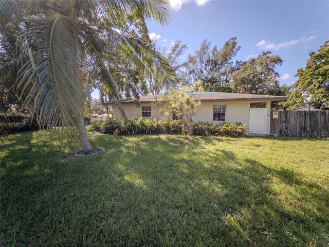 1403 SW 27th Ct, Fort Lauderdale, FL 33315