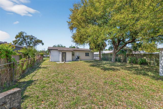 5627 COMMONWEALTH AVENUE N, St Petersburg, FL 33703