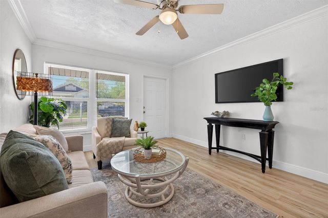 5627 COMMONWEALTH AVENUE N, St Petersburg, FL 33703