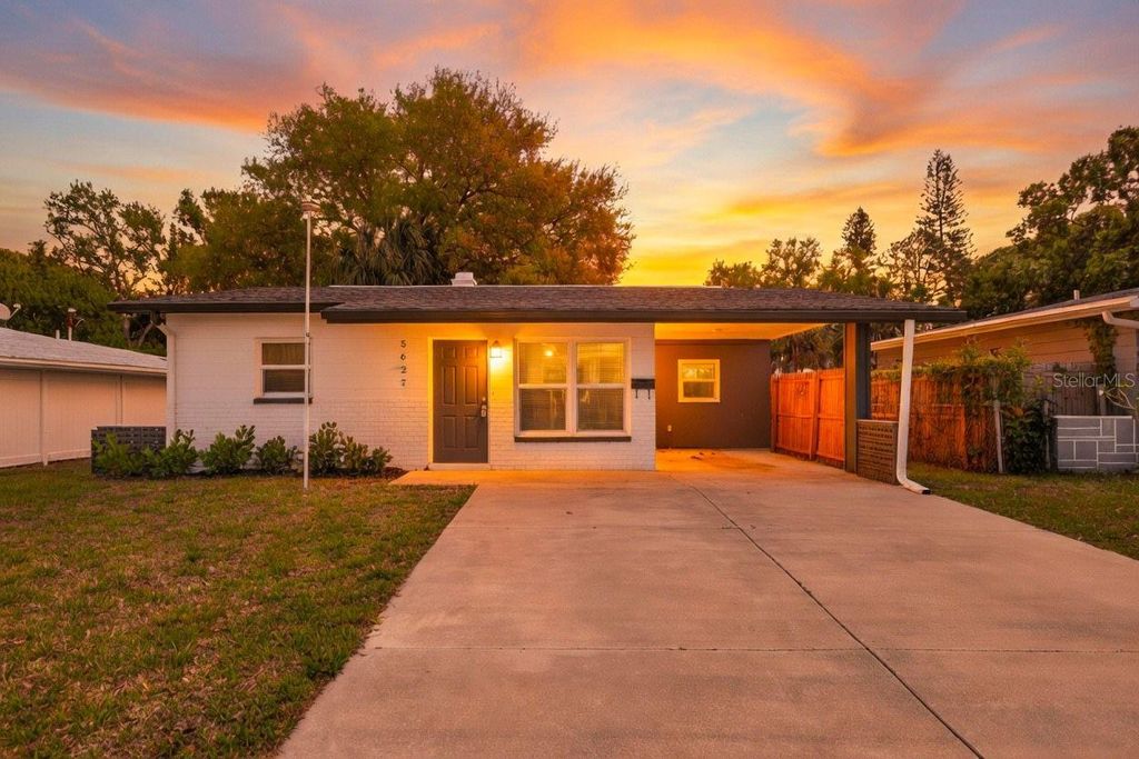 5627 COMMONWEALTH AVENUE N, St Petersburg, FL 33703