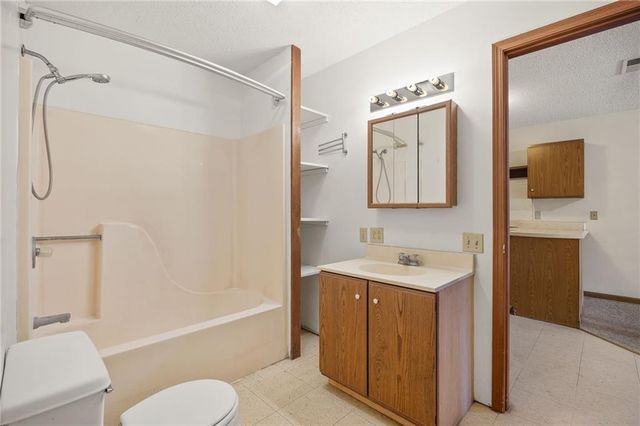 803 N 15th Terrace, Savannah, MO 64485