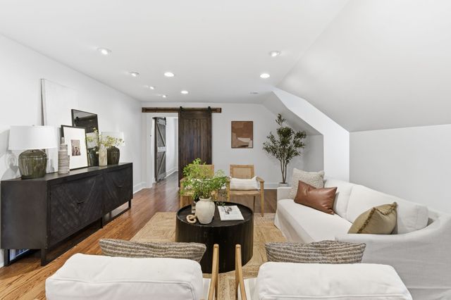 1410 E Riverwood Dr, Nashville, TN 37216