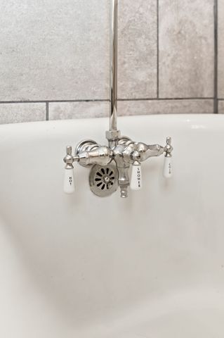 1410 E Riverwood Dr, Nashville, TN 37216