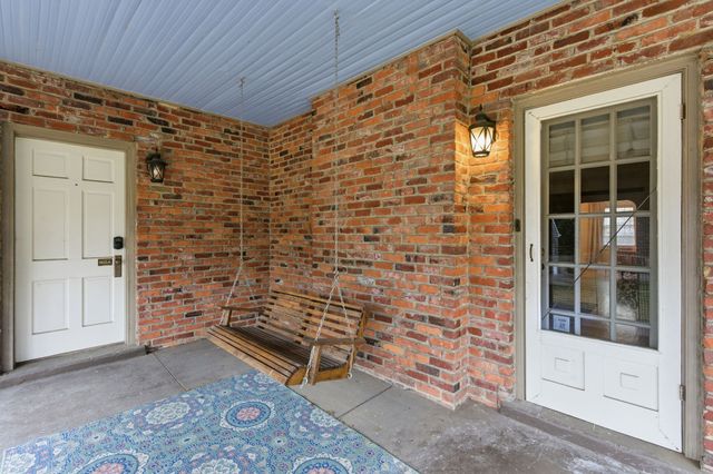 1410 E Riverwood Dr, Nashville, TN 37216