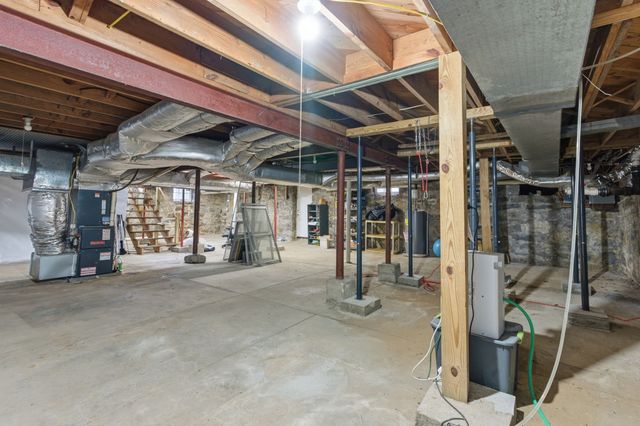 1410 E Riverwood Dr, Nashville, TN 37216