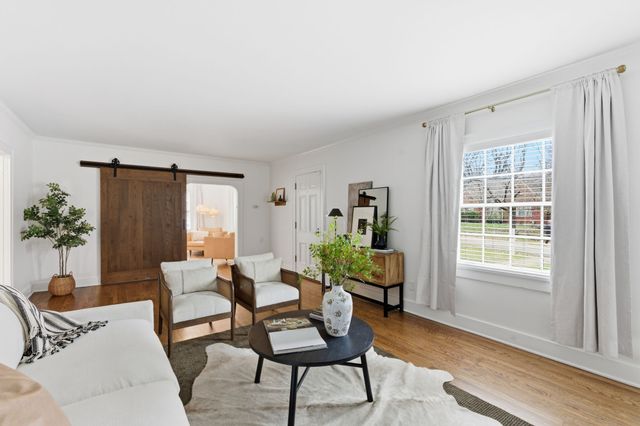 1410 E Riverwood Dr, Nashville, TN 37216