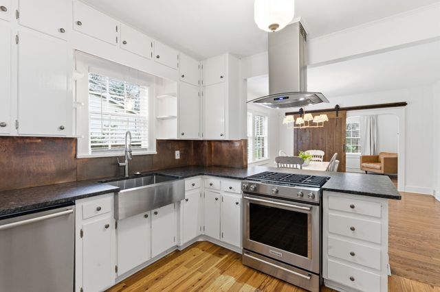 1410 E Riverwood Dr, Nashville, TN 37216