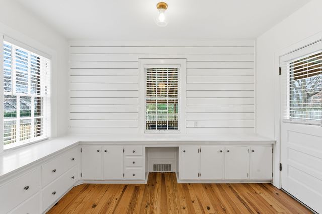 1410 E Riverwood Dr, Nashville, TN 37216