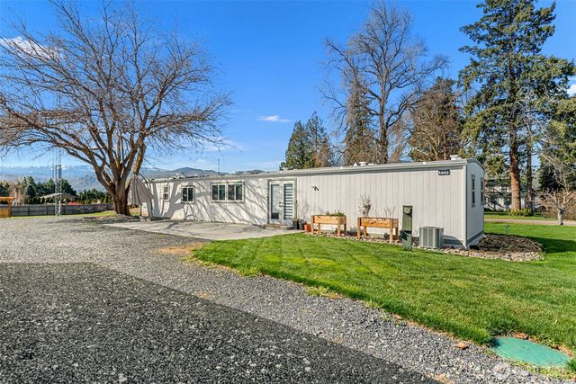 420 30th Street NW, East Wenatchee, WA 98802