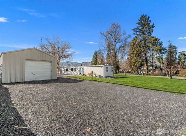 420 30th Street NW, East Wenatchee, WA 98802