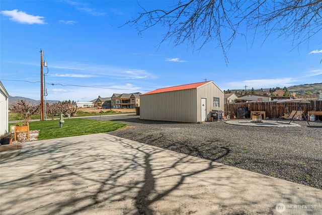 420 30th Street NW, East Wenatchee, WA 98802