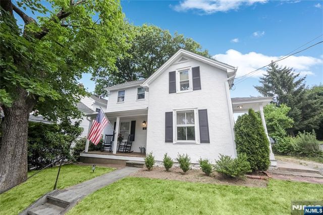 22 Center Street, Midland Park, NJ 07432