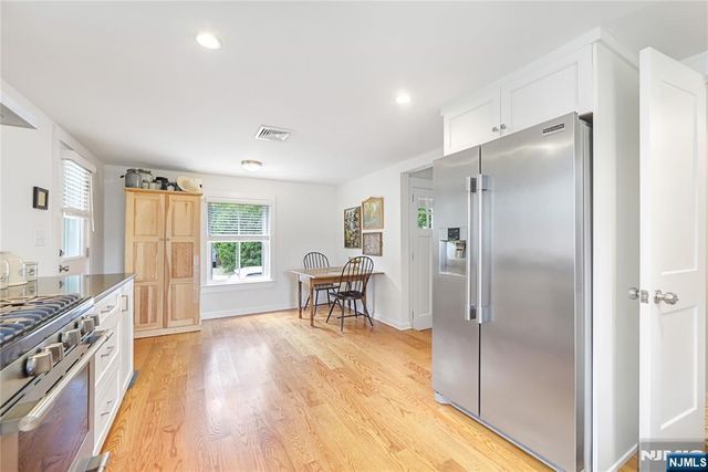 22 Center Street, Midland Park, NJ 07432