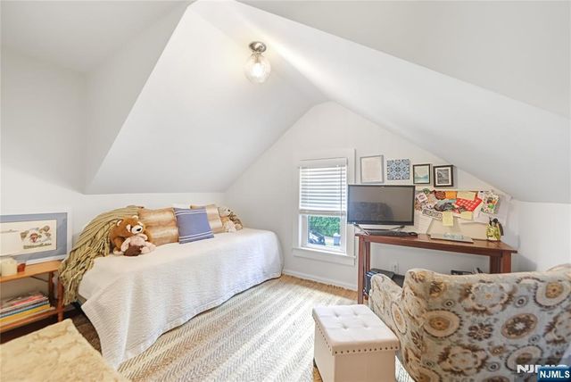 22 Center Street, Midland Park, NJ 07432