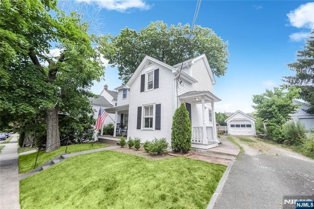 22 Center Street, Midland Park, NJ 07432