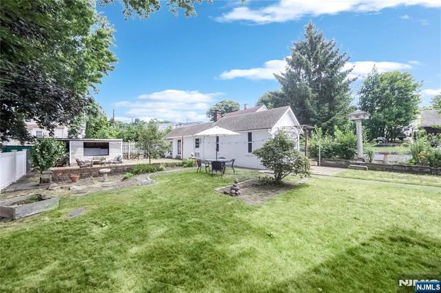 22 Center Street, Midland Park, NJ 07432