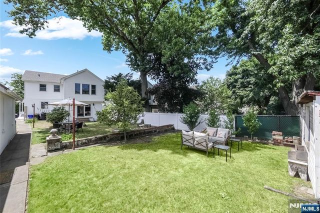 22 Center Street, Midland Park, NJ 07432