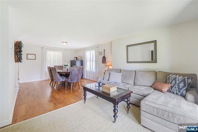 22 Center Street, Midland Park, NJ 07432