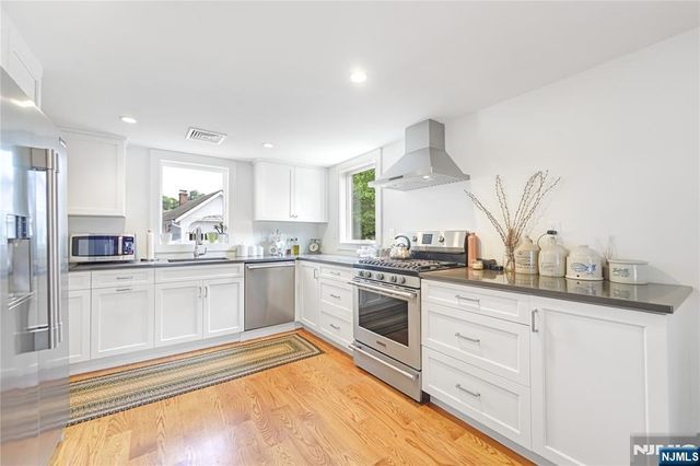 22 Center Street, Midland Park, NJ 07432