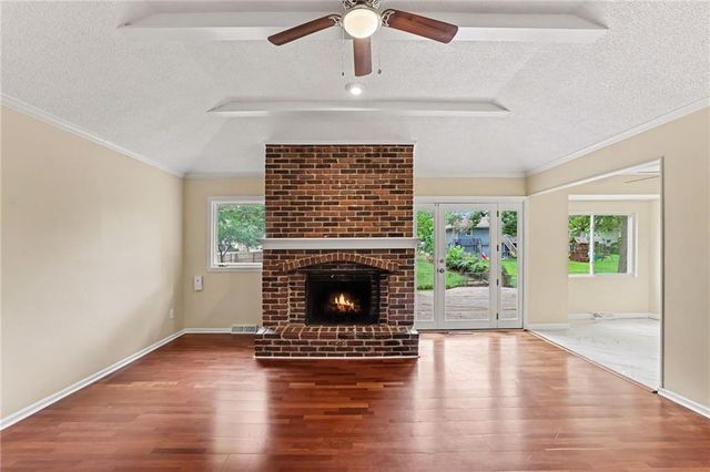 821 NE Cedar Street, Lee's Summit, MO 64086