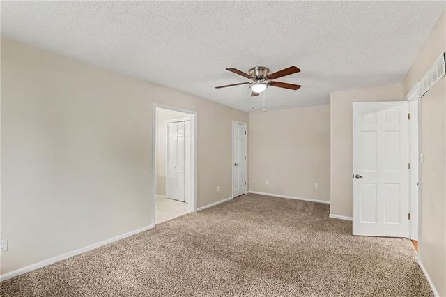821 NE Cedar Street, Lee's Summit, MO 64086