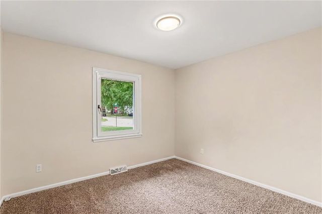 821 NE Cedar Street, Lee's Summit, MO 64086