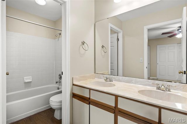 913 Maison Ladue Drive, St Louis, MO 63141