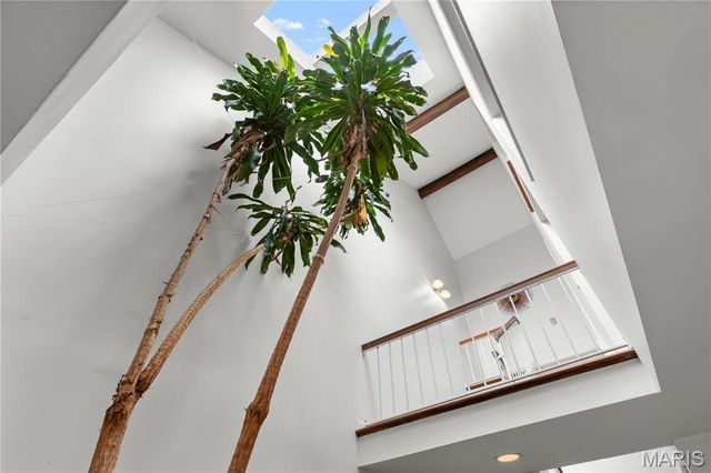 913 Maison Ladue Drive, St Louis, MO 63141