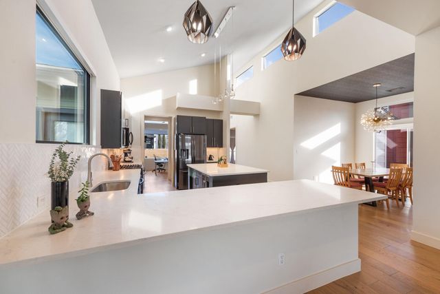 3006 Garden Villa LN, Austin, TX 78704