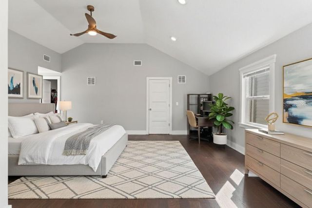 6106 N LYNN AVENUE, Tampa, FL 33604