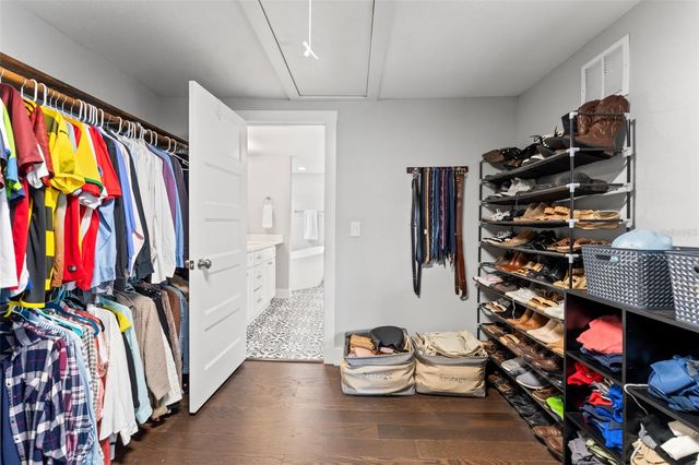 6106 N LYNN AVENUE, Tampa, FL 33604