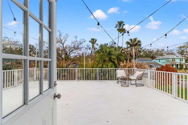 6106 N LYNN AVENUE, Tampa, FL 33604