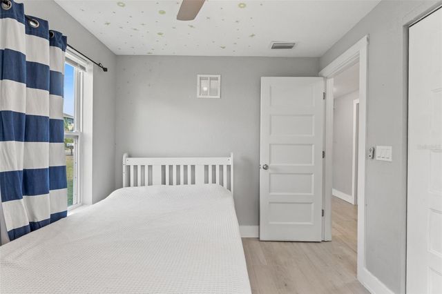 6106 N LYNN AVENUE, Tampa, FL 33604