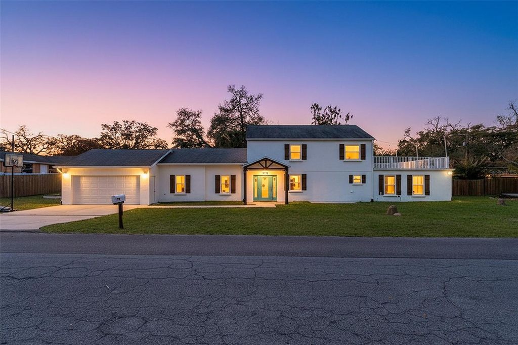 6106 N LYNN AVENUE, Tampa, FL 33604