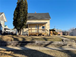 1405 7th Avenue, Belle Plaine, IA 52208