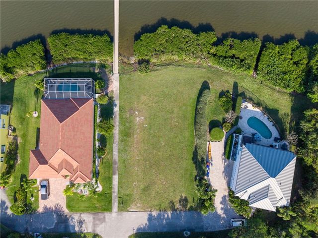 7410 29th Court, Vero Beach, FL 32967