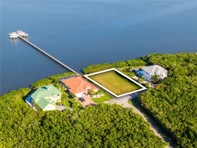 7410 29th Court, Vero Beach, FL 32967