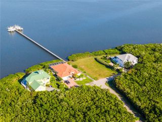 7410 29th Court, Vero Beach, FL 32967