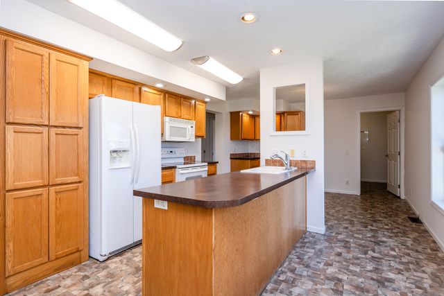 301 N Grant Street, Galien, MI 49113