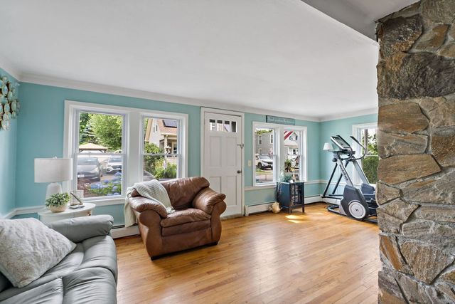37 Platt Street, Bristol, RI 02809