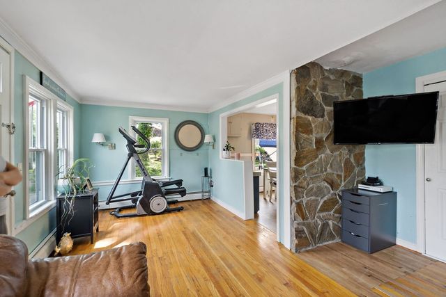 37 Platt Street, Bristol, RI 02809