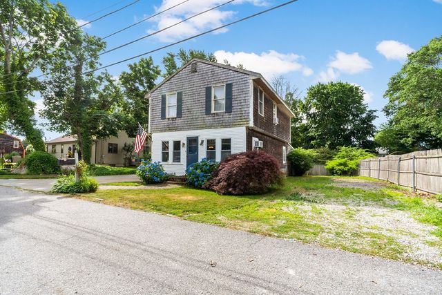 37 Platt Street, Bristol, RI 02809