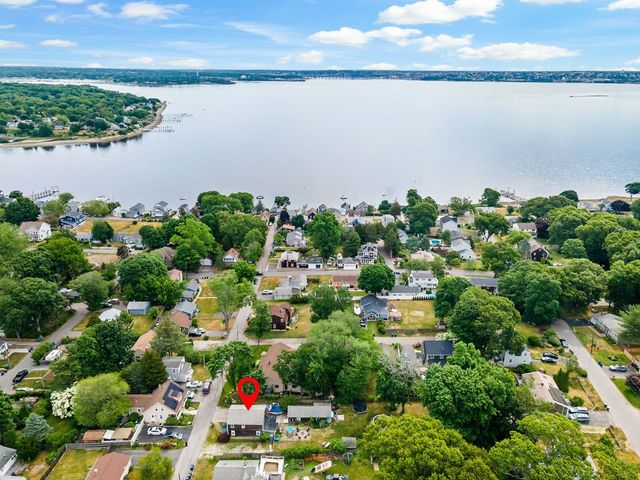37 Platt Street, Bristol, RI 02809