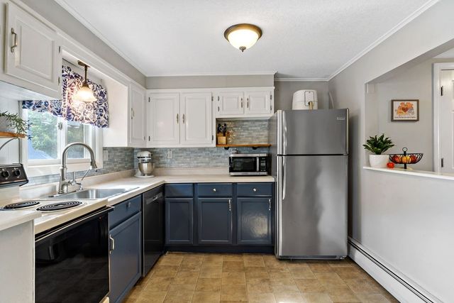 37 Platt Street, Bristol, RI 02809