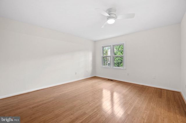 2880 KELLY SQ, Vienna, VA 22181